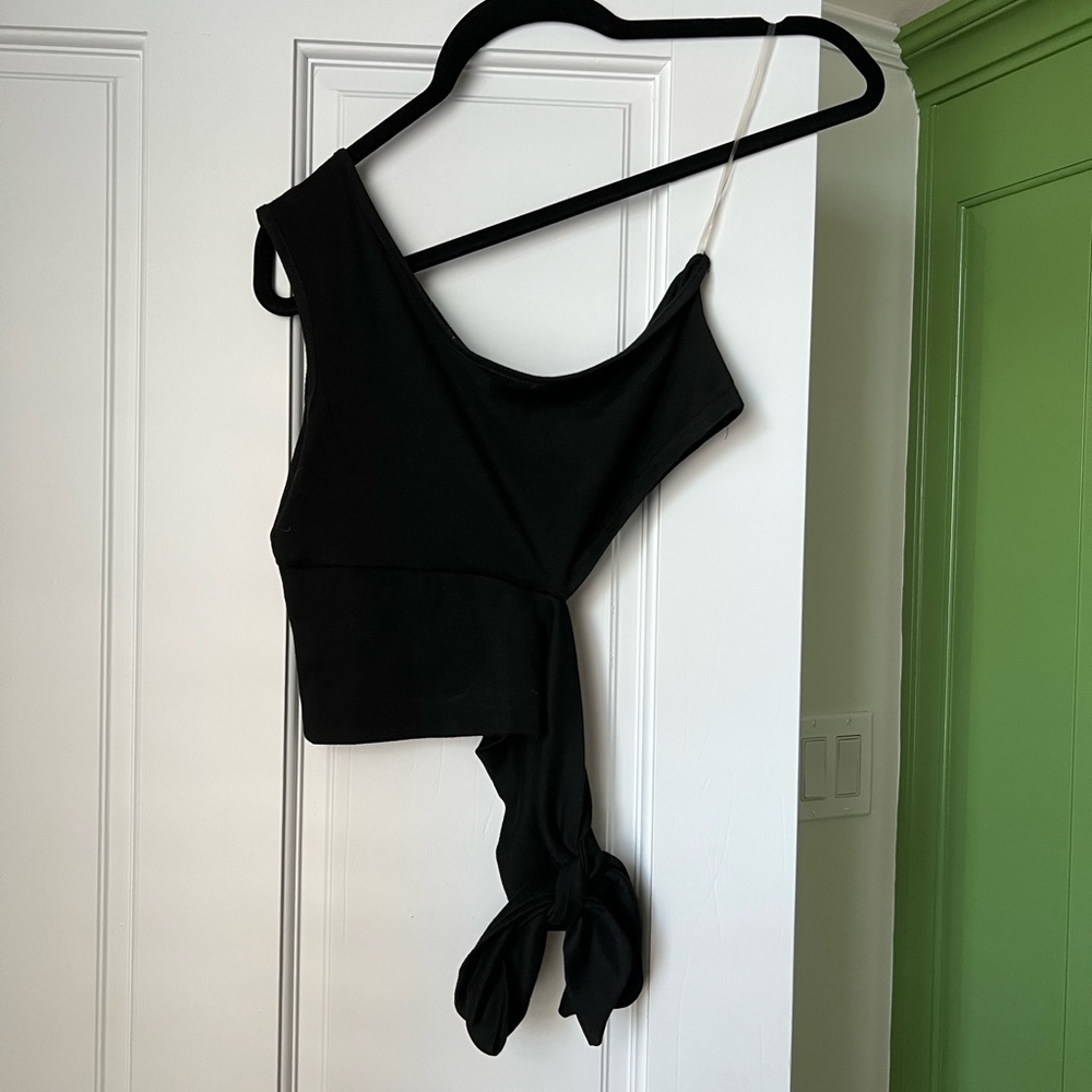 Black crop top